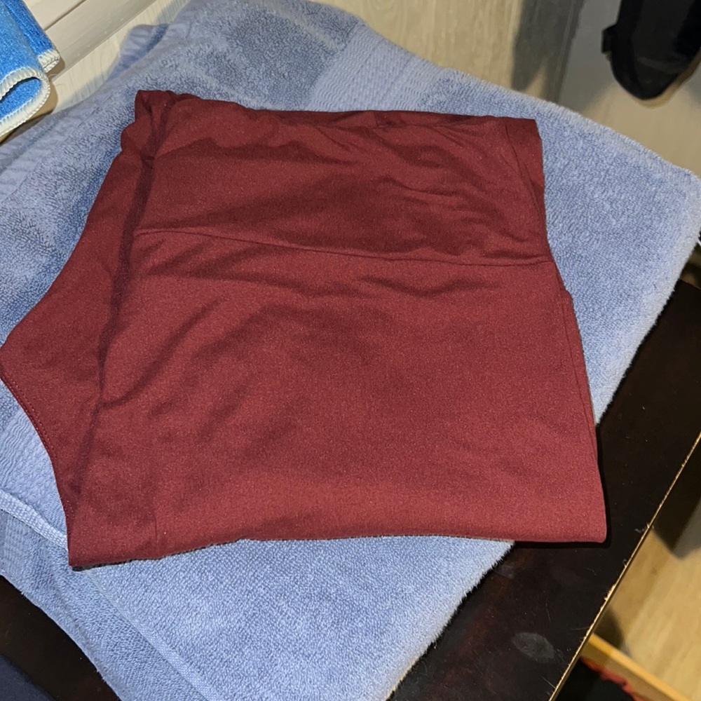 Maroon lularoe leggings